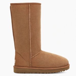 NWT UGG W Classic Tall II Animal in Chestnut